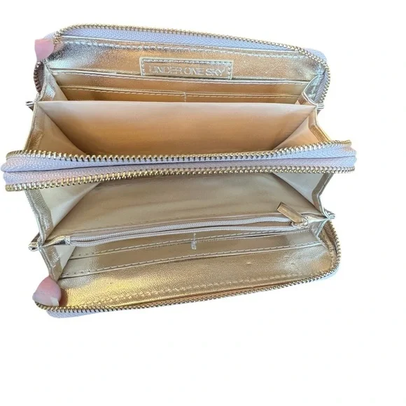 Under One Sky Wristlet Ivory with leather flower cut outs - Picture 2 of 11